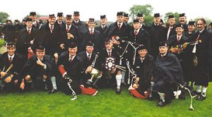 Stockholm Pipe Band vinner VM i säckpipa 2001 - grad 3